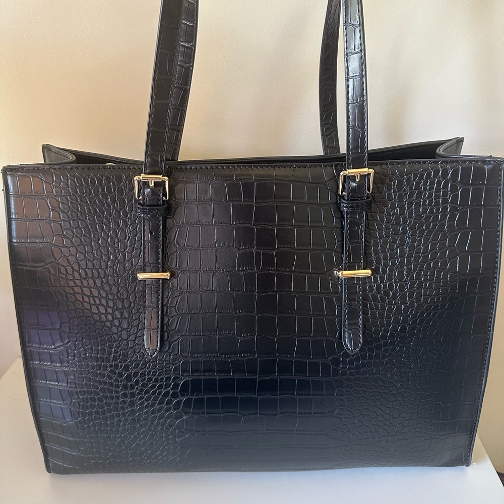 Elegant Black Crocodile-Embossed Tote Bag